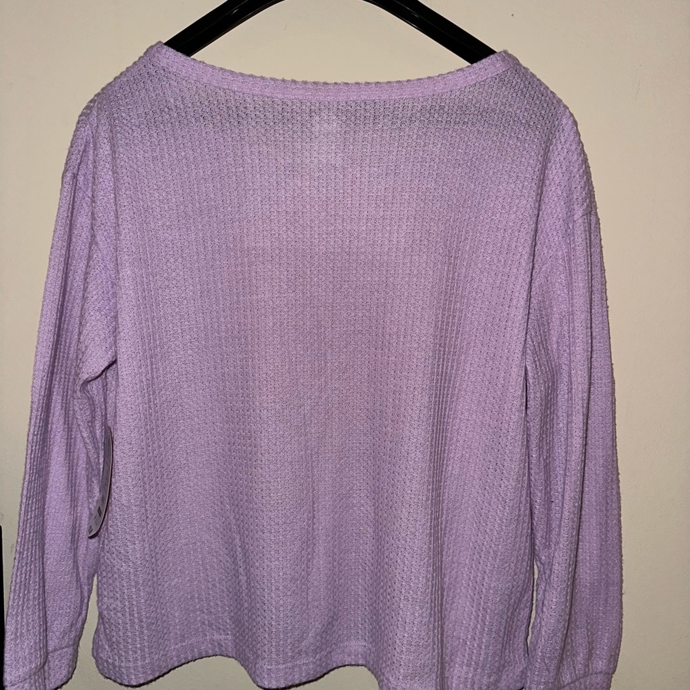 Women’s top - Picture 2 of 3